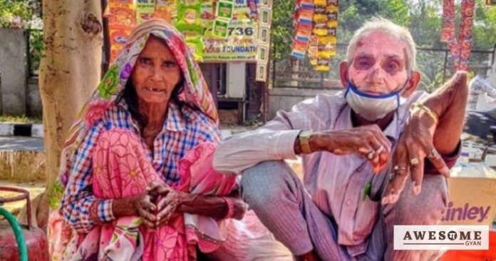 70-year-old-couple-selling-tea