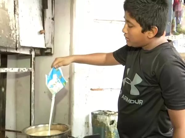 mumbai 14 year old kid selling tea