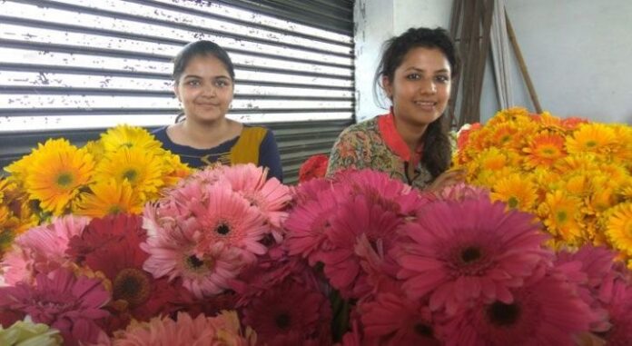 Shivani-Maheshwari-and-Vamika-Behati-Flower-Farming