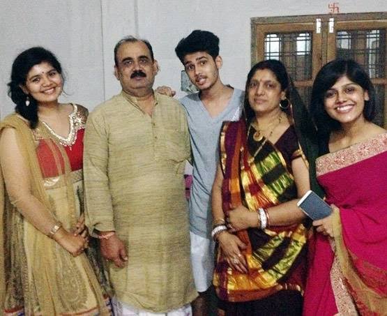 IAS-Tapasya-Parihar-With-Family