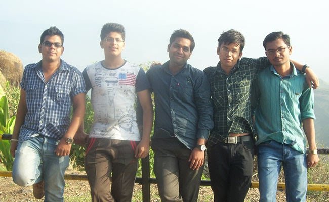 IAS-Madhav-Gitte-With-Friends