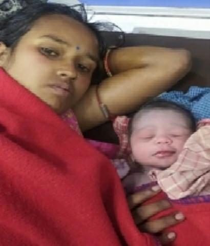 Roopa-Kumari-gave-birth-to-a-baby-girl-during12th-exam