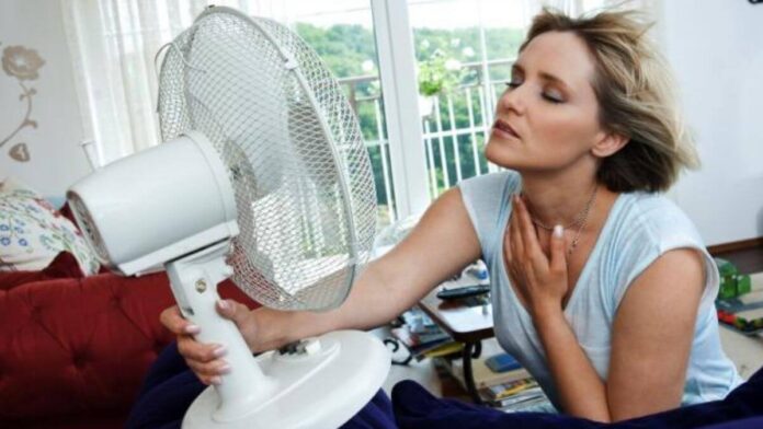 how to cool room temperature in summer without ac or cooler