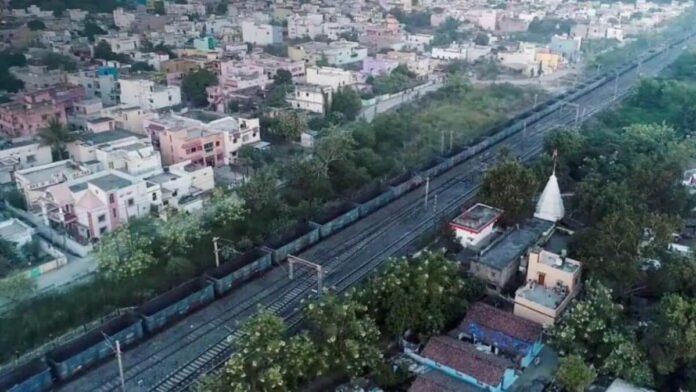 World's longest train Vasuki runs in India