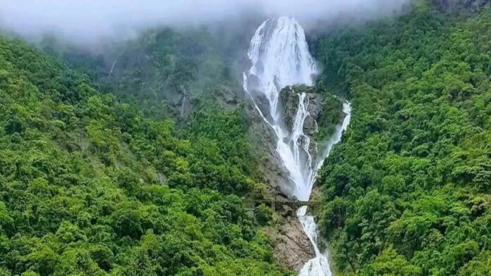 most beautiful waterfalls in Uttarakhand