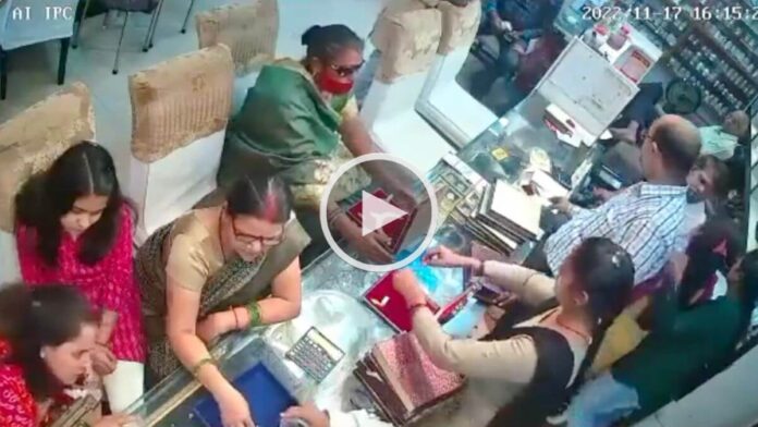 Theft in Jewellery Showroom Gorakhpur